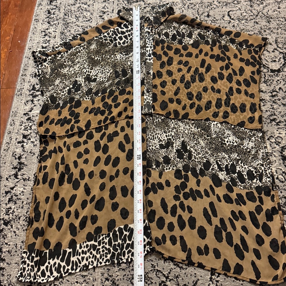 Goddess Wing mixed animal print Patterned Sheer Hi-Low Blouse - Picture 3 of 8